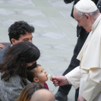 Papa otorga 3 días de licencia por paternidad a empleados