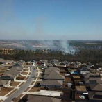 Desalojan a residentes del noreste de Florida por incendio forestal