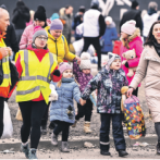 Sigue drama de refugiados, un millón llega a Polonia