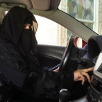 Las mujeres sauditas se convierten en taxistas ante el alto costo de la vida