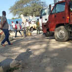 Haitianos bloquean cruce fronterizo en protesta por altos impuestos de aduanas de su país