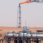 Arabia Saudita reduce temporalmente producción de petróleo tras ataque de hutíes