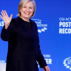 Hillary Clinton da positivo por covid-19 con síntomas 
