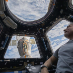 Astronauta regresa tras batir récord de EEUU en el espacio