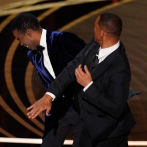 Se burlan de la bofetada de los Oscar en los Grammy
