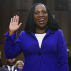 Ketanji Jackson, rompe barrera histórica al asegurar su lugar como la primera jueza negra en la Suprema EE.UU.