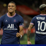 Con tripletas de Mbappé y Neymar, PSG arrolla 6-1 a Clermont