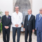 Abinader asiste a condecoración que embajada de Francia otorgó a rector de Unapec