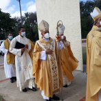Misa Crismal: La Iglesia moviliza miles de fieles y cuerpo sacerdotal en Santiago