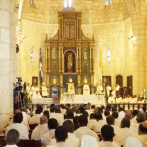 La misa crismal congrega cientos de sacerdotes en la Catedral Primada de América