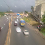Digesett escolta vehículos en autopista Duarte como parte de carreteo