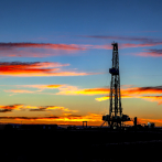 El petróleo de Texas cae un 5,2 % y se sitúa en 102,56 dólares