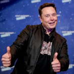 Elon Musk compra Twitter por 44,000 millones de dólares