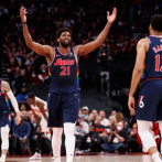 Joel Embiid encesta 33 puntos y los Sixers eliminan a los Raptors