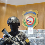 Incautan alijo de 700 paquetes de cocaína en SPM y arrestan a dos personas