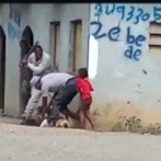 Arrestan y suspenden policías que golpearon mujer embarazada delante de su hija de 4 años en Montecristi