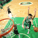 Brown, Tatum y Horford lideran el triunfo de los Celtics