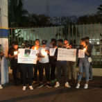 Familiares de David de los Santos protestan frente al destacamento del Ensanche Naco