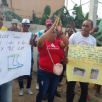 Asfalto de calles, construcción de escuelas y alta criminalidad; los reclamos en Haina al presidente
