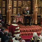 La reina Isabel II delega apertura del Parlamento a Carlos