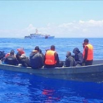 Dos dominicanos entre los 38 migrantes rescatados al naufragar embarcación en PR