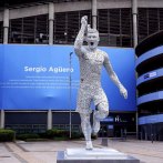 El Manchester City devela una estatua de Agüero, su máximo goleador