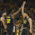 Curry y Wiggins frenan a los Mavericks, Warriors triunfan