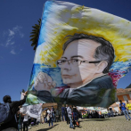 Exrebelde Petro acerca la izquierda al poder en Colombia