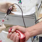 Colombia levanta prohibición para que hombres homosexuales donen sangre