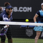 Serena Williams triunfa en su primer compromiso tras un año sin jugar
