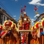 Ancestral fiesta incaica al Dios Sol vuelve con turistas a Perú