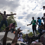 Miles de haitianos reclaman a Aristide como presidente de transición