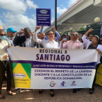 Docentes de Santiago protestan por nombramiento