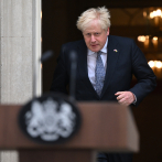 Boris Johnson dimite como líder conservador pero seguirá en el poder hasta que se nombre a su sucesor