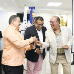 Chucky Acosta recibe reconocimiento especial en su natal Higüey
