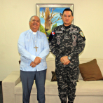 Monseñor Benito Ángeles recibe visita del director de la Policía Nacional