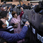Trabajadores de Salud marchan contra el gobierno boliviano