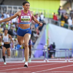 Sydney McLaughlin establece marca mundial en los 400 metros con vallas