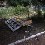 Una tumba cavada en una acera refleja el horror vivido en Siversk, Ucrania