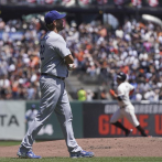 Dodgers propinan barrida a los Gigantes, pero Kershaw sale por dolencia