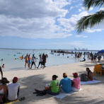 Gobierno ejecutará plan de reordenamiento para vendedores informales de 25 playas del país