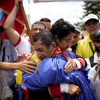 Investidura de Petro enciende una gran fiesta en la frontera de Colombia con Venezuela