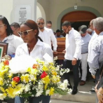 Ginette Bournigal pide actuar con dureza contra la delincuencia en sepelio de Dabel Zapata