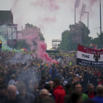 Fanáticos de Man United realizan protestas contra los dueños del club