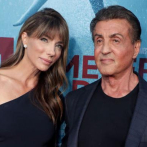 Esposa de Sylvester Stallone le pide el divorcio tras 25 años juntos