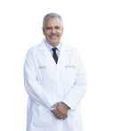 Miguel Ángel Villalona Calero, el médico dominicano que busca en el extranjero una cura contra el cáncer