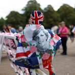 Homenajean a la princesa Diana frente a su antigua residencia en Londres a 25 años de su trágico deceso