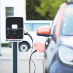 Por ola de calor, piden a los californianos no cargar sus vehículos eléctricos
