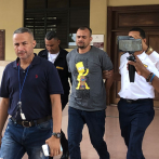 Imponen fianza de 200,000 pesos a hombre que protagonizó disputa en el Palacio de Justicia de Santiago