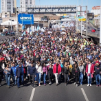 Miles de personas marchan en Buenos Aires en repudio al ataque a Cristina Fernández
